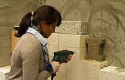 Selbst ist die Frau - Arbeiten mit Elektrowerkzeugen