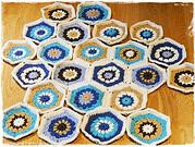 Anleitung für eine Häkeldecke mit Granny Squares bzw. Hexagons