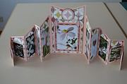 Aufstellkarte mit beidseitigem Leporello