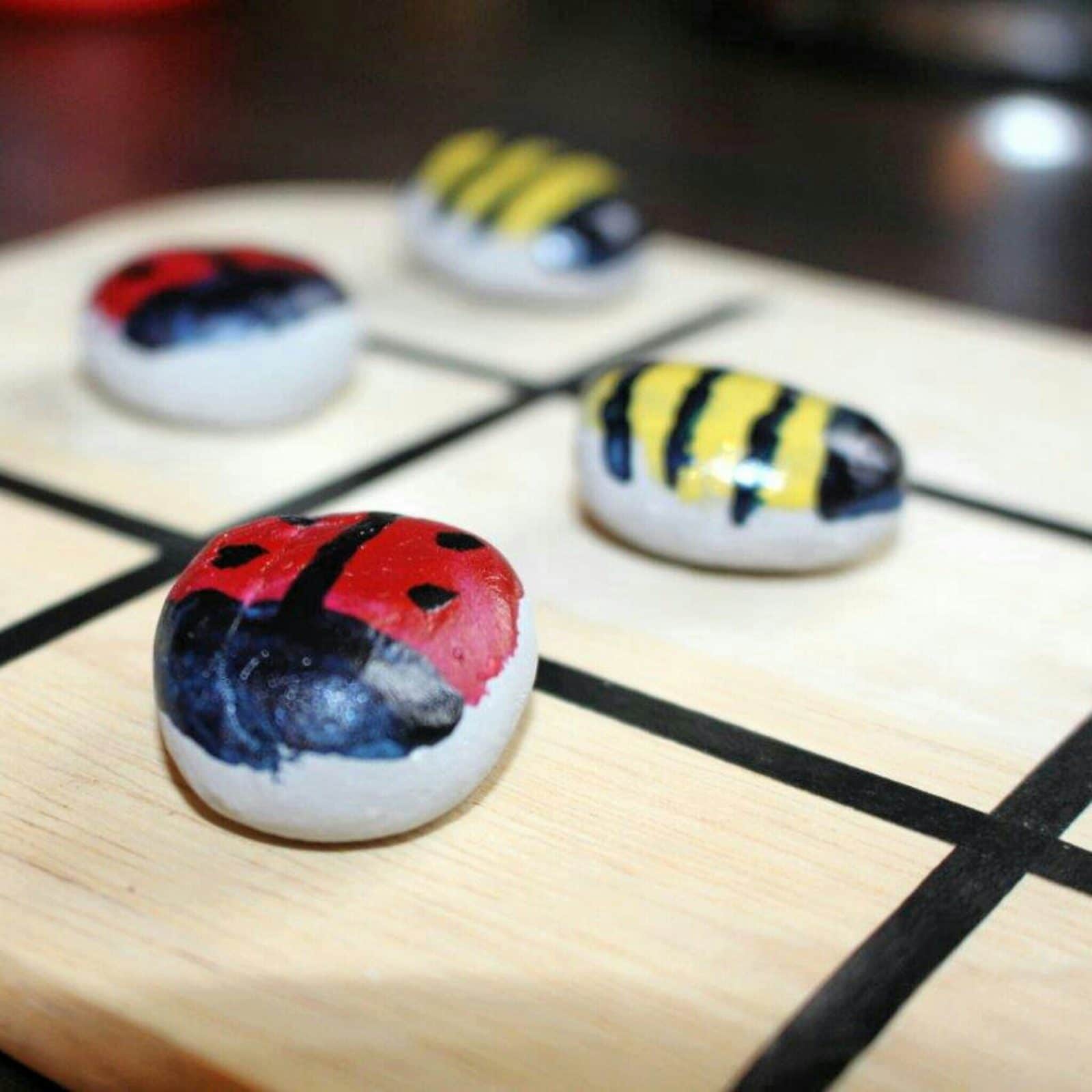 Tic Tac Toe aus unechten Steinen - HANDMADE Kultur