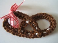 Häkelapplikation Brezel