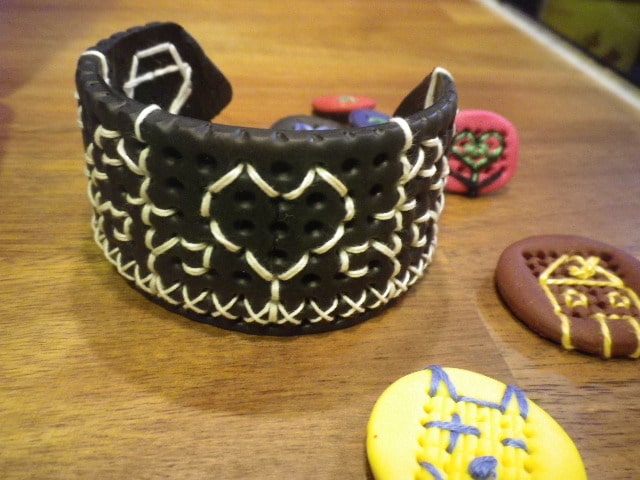 Bestickbare Knöpfe & Armband