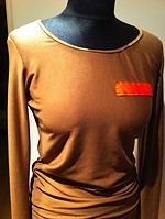 longsleeve braun mit brustpatch neonorange