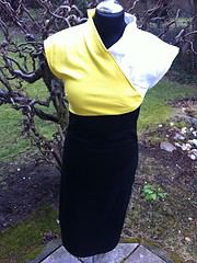 colour matching kleid.