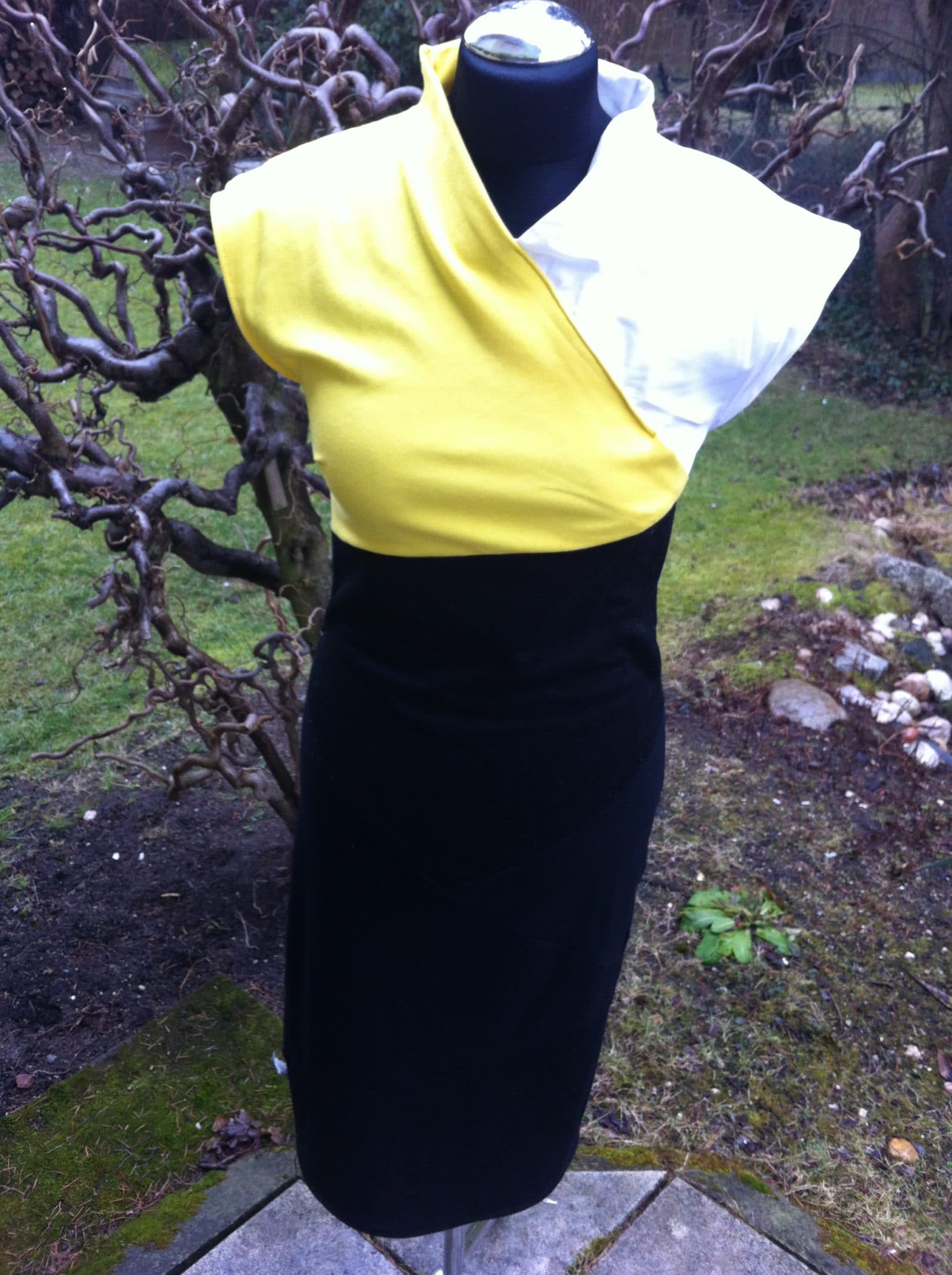 colour matching kleid.