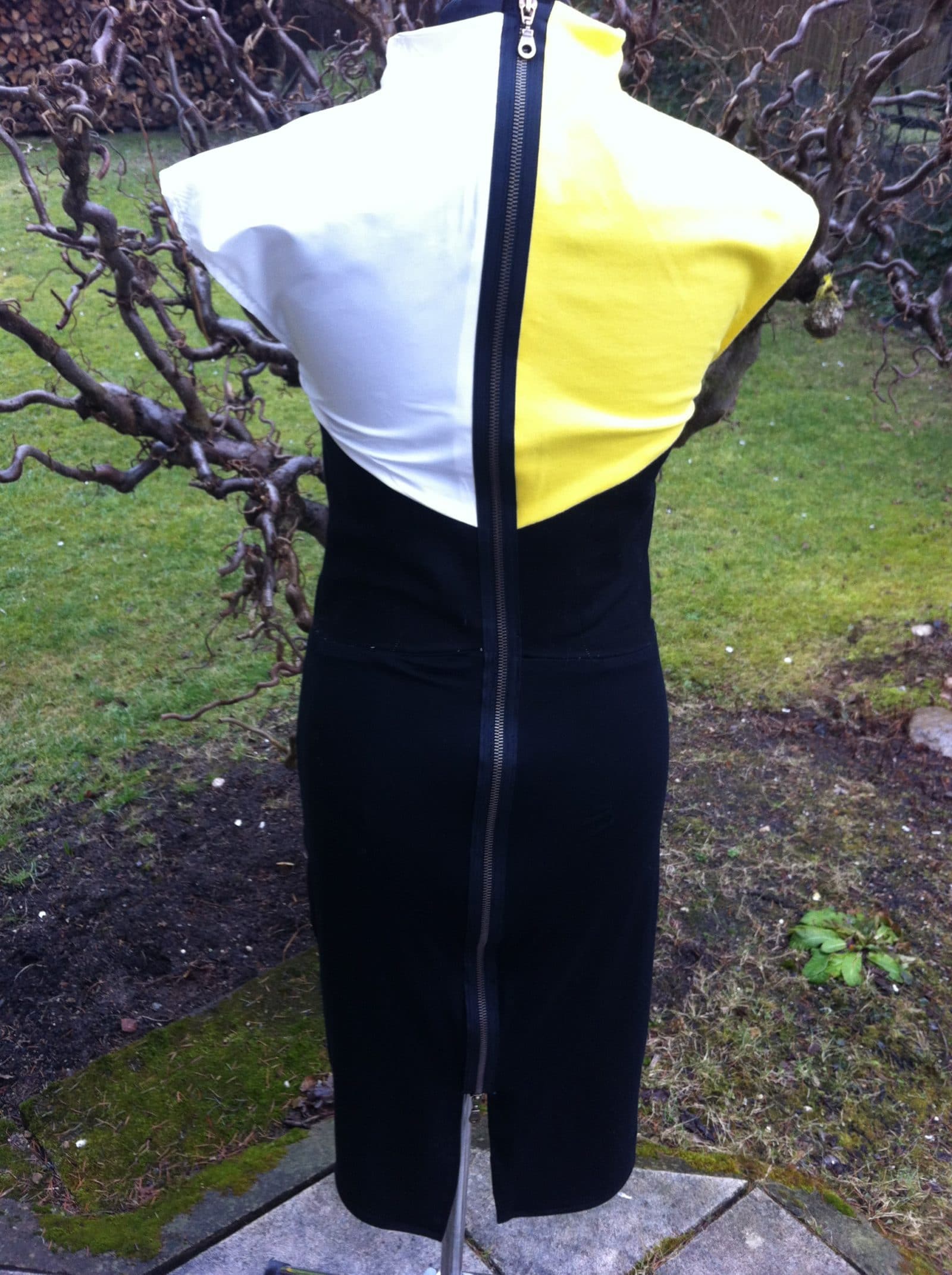 colour matching kleid.