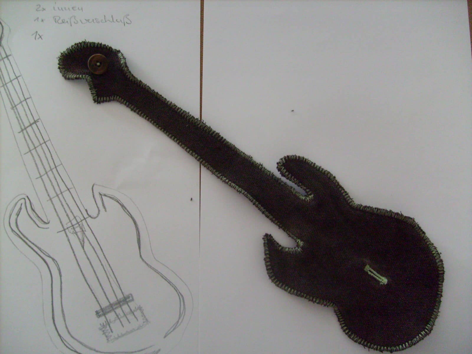 Taschen-oder Schlüsselanhänger Gitarre