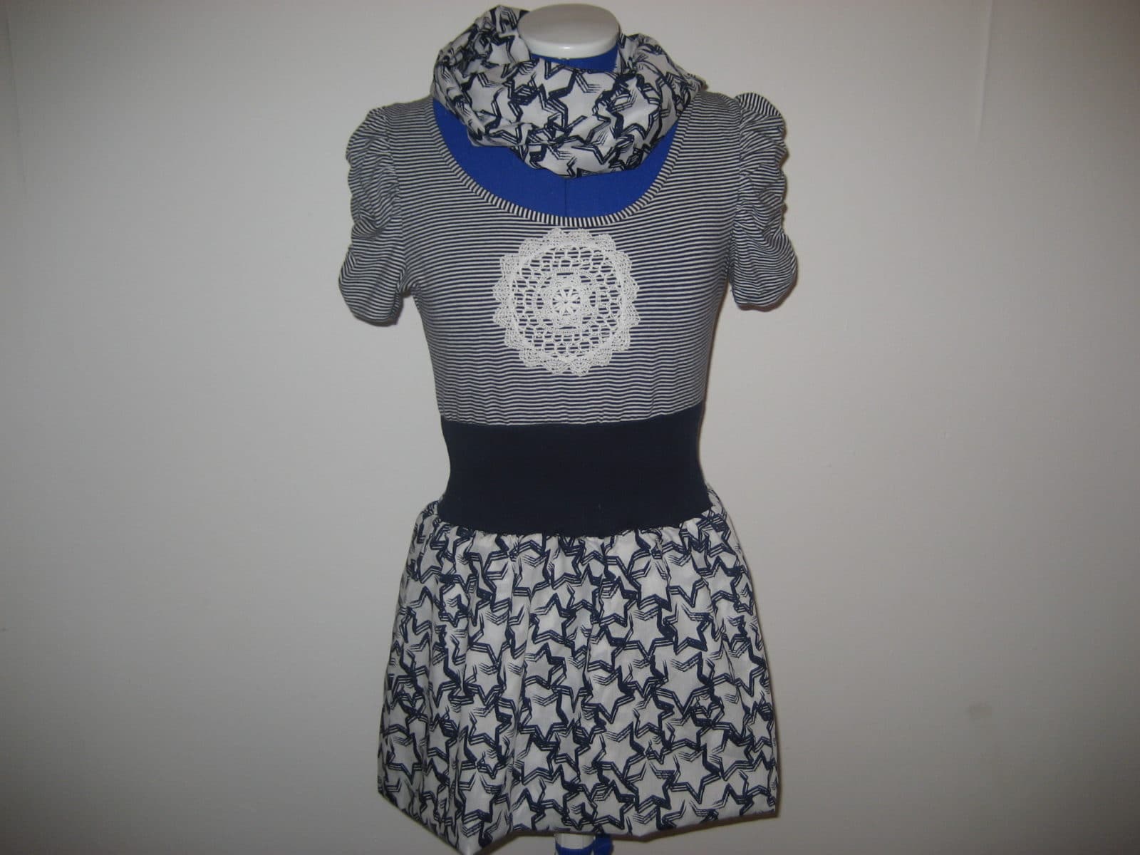 Sternenfahrt,süßes Kleid im Retrolook
