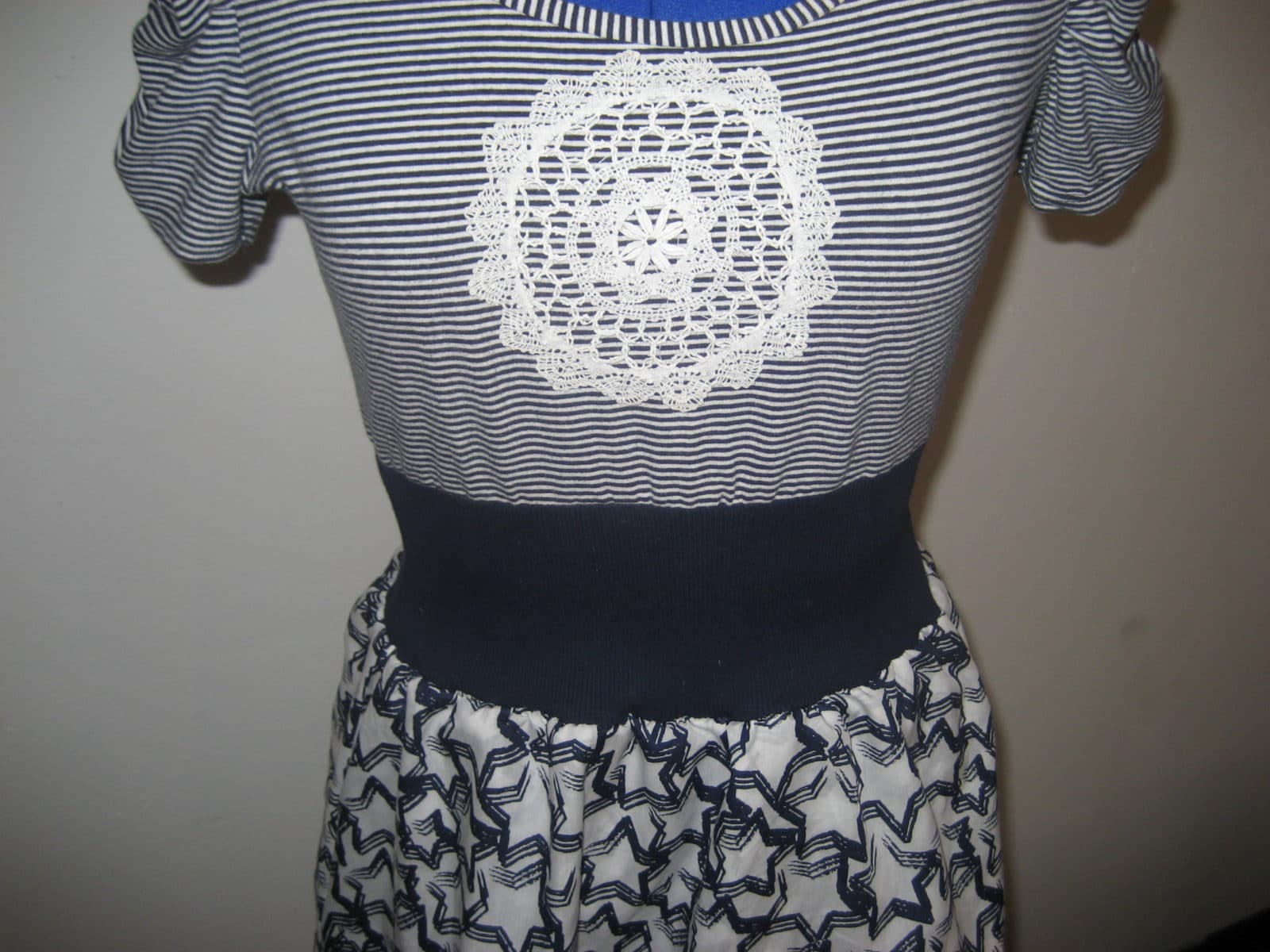 Sternenfahrt,süßes Kleid im Retrolook
