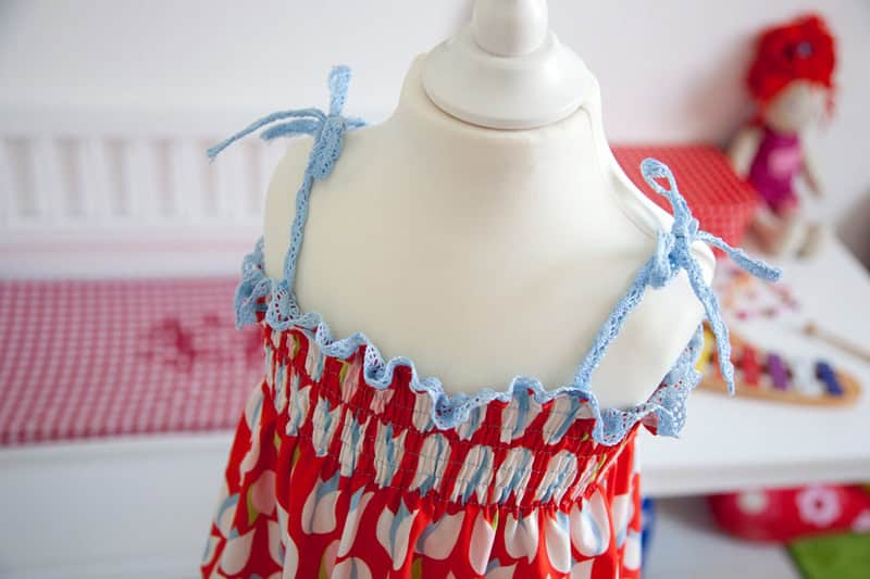„Easy-Peasy“ Sommerkleid mit Smoknähten