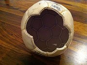 UPCYCLING-Fußball-Lampe