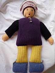 UPCYCLING-WINTERSTULPEN-MÜTZEN-PUPPE