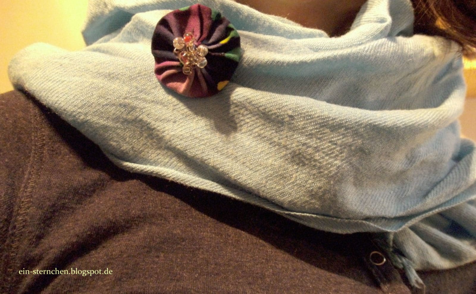 Buttons mit Perlen oder Knöpfen