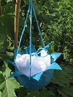 Henkeltaschen aus Pappmaché