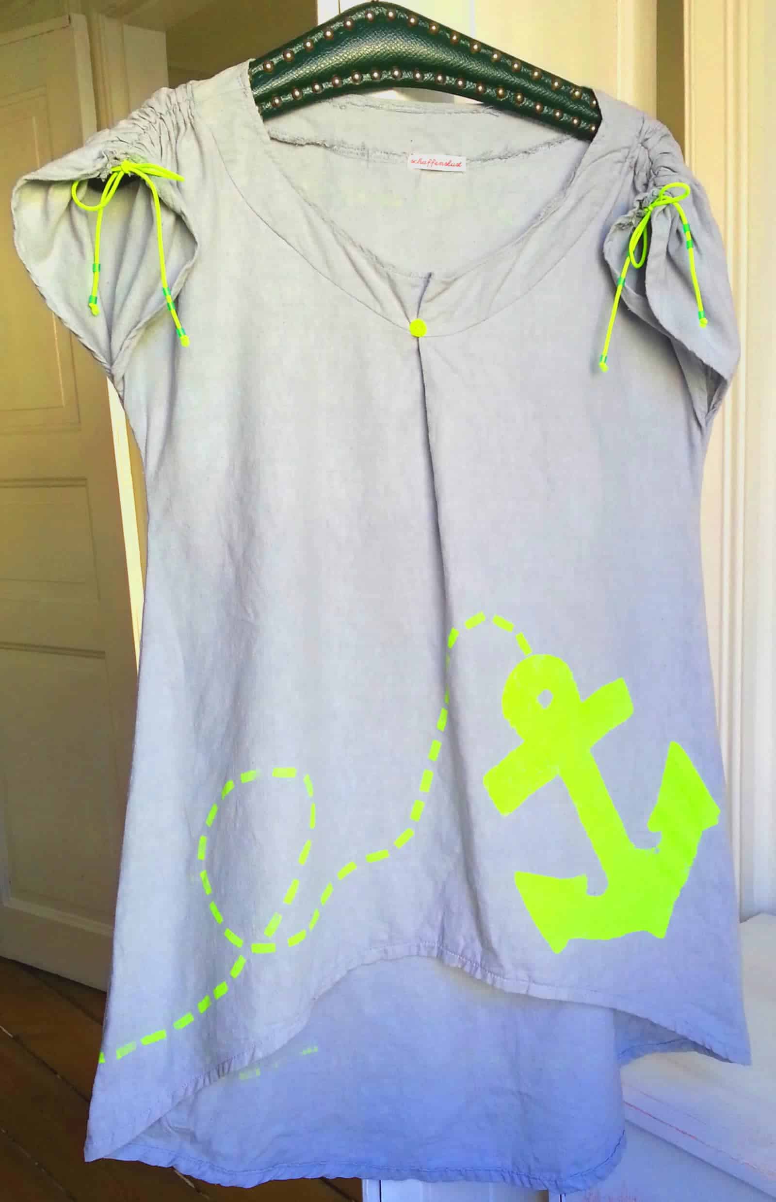 Singer Wettbewerb! -Gewinne eine Singer Nähmaschine- Kleid mit Neondruck