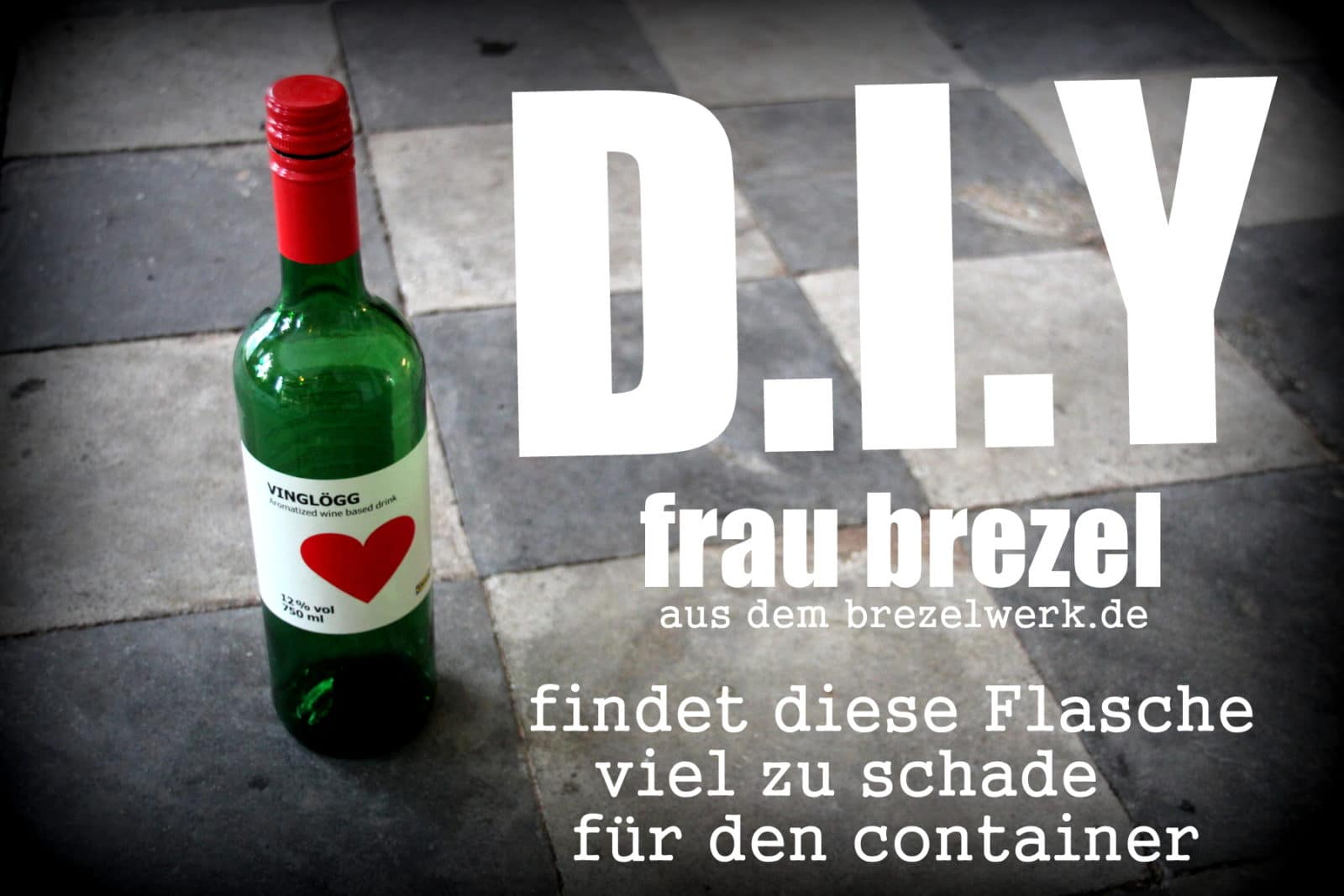 viel zu schade für den container. flasche mit herz.