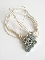 Geometrische Muttern-Kette