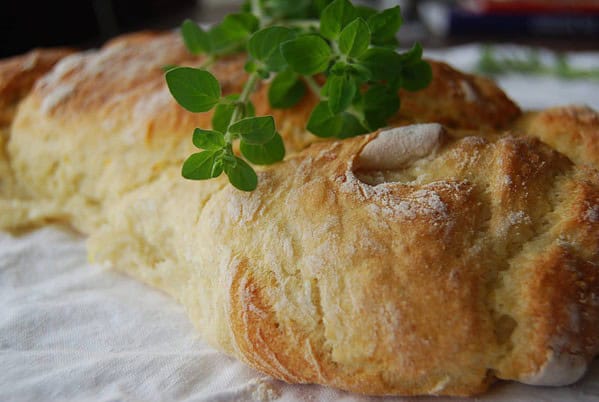 Kartoffelbrot mit grünen Flecken (Kräutern) - HANDMADE Kultur