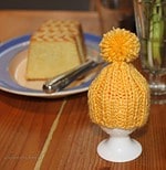 Einfache Eierwärmer-Pudelmützen stricken