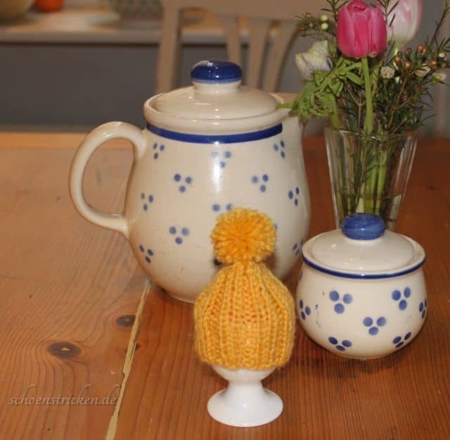 Einfache Eierwärmer-Pudelmützen stricken