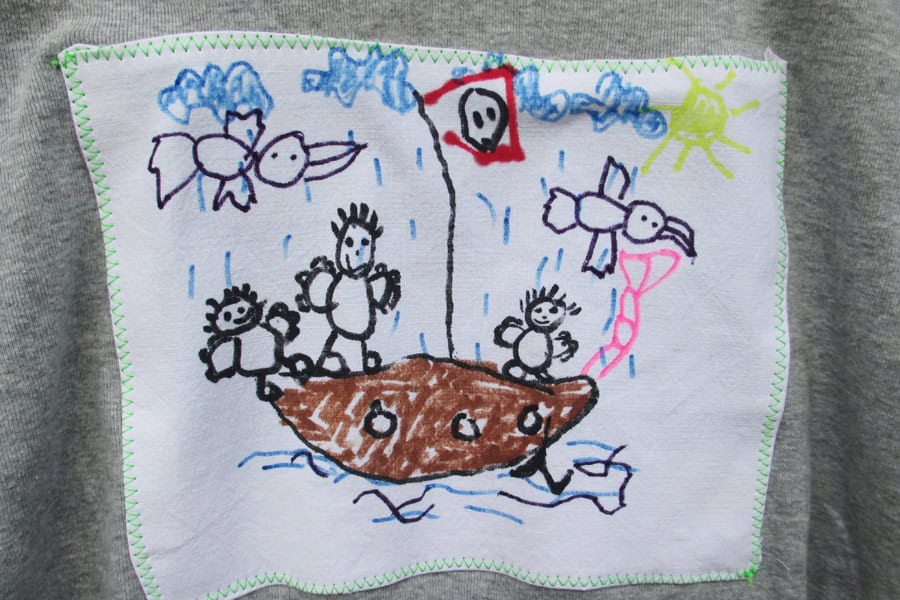 Kleinkunst auf Papas Shirt