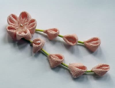 Blüten aus Seide falten: Kanzashi Blüten aus Seide falten: Kanzashi
