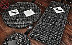 Pinnwände im Chanel Kostüm