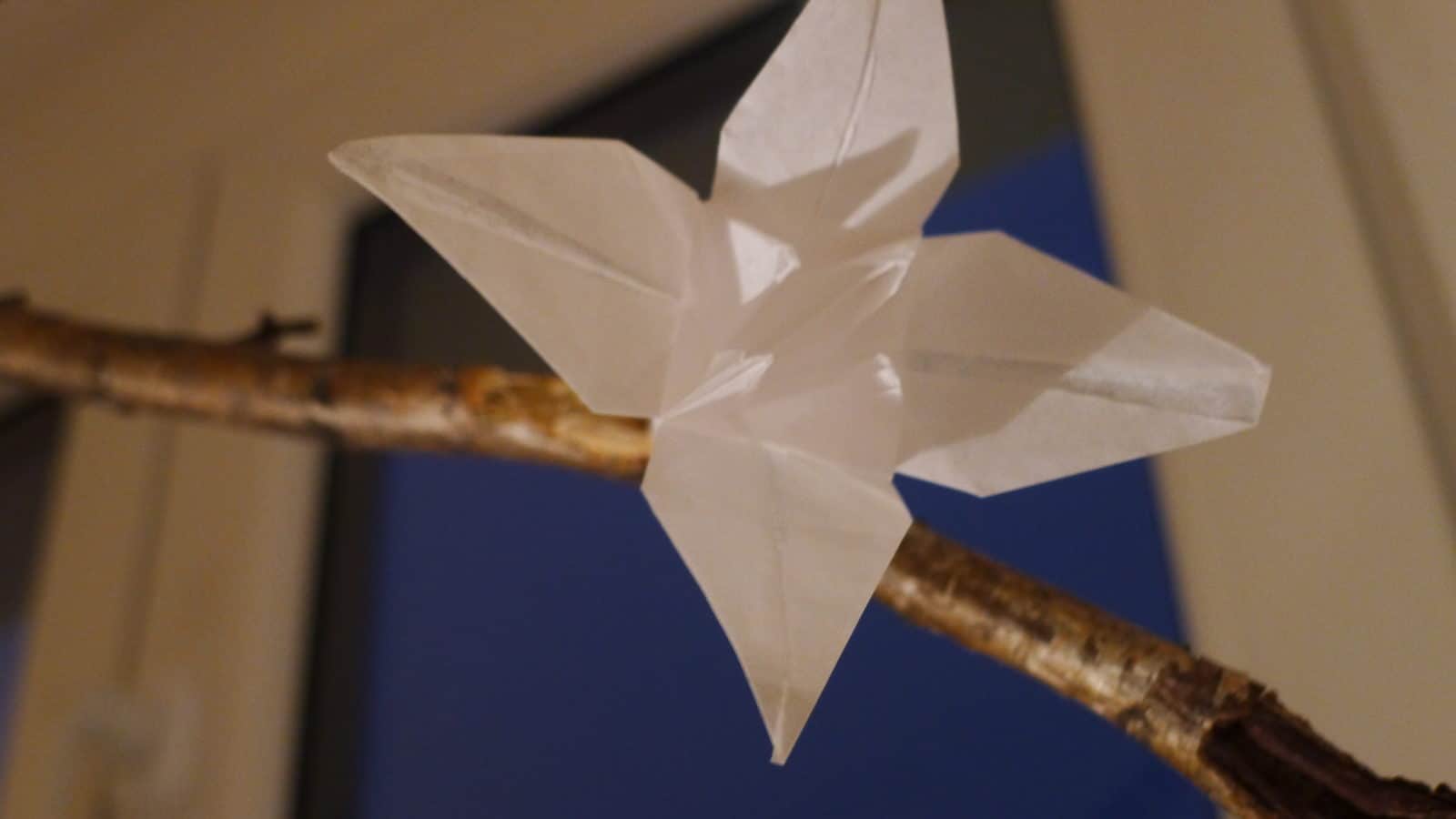 Origami-Blüten-Zweig