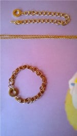 Goldschmuck mit Holzperlen