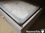 Aufbewahrungs- möglichkeit unter dem Bett!