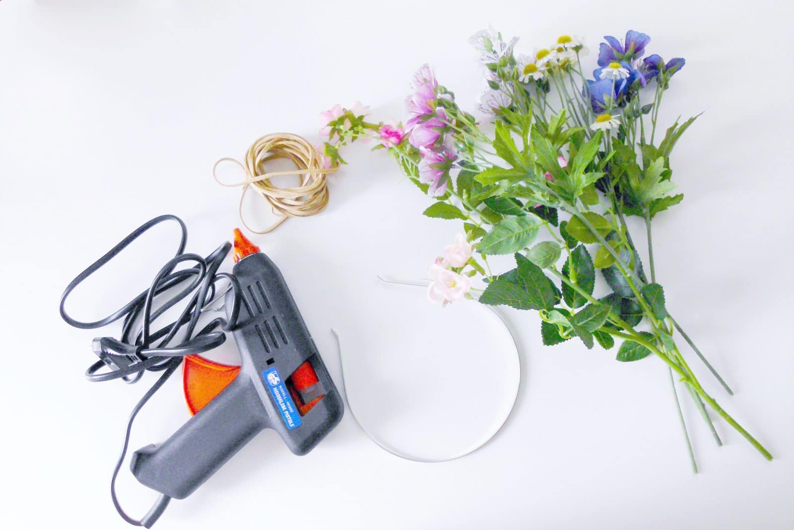 Einfacher Blumenhaarreif