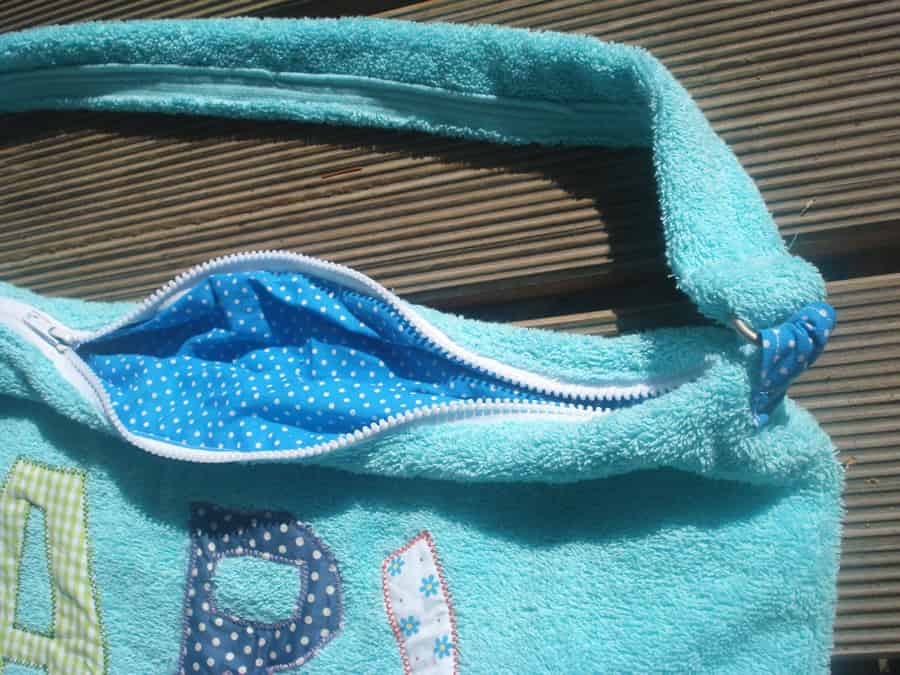 Pack die Badehose ein.