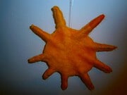 Filzen einer kleinen Sonne