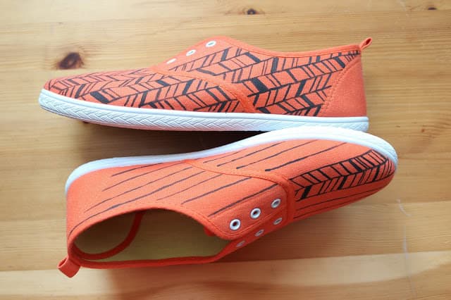 Stoffschuhe bemalen