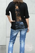 DIY Shirt mit Spitzeneinsatz