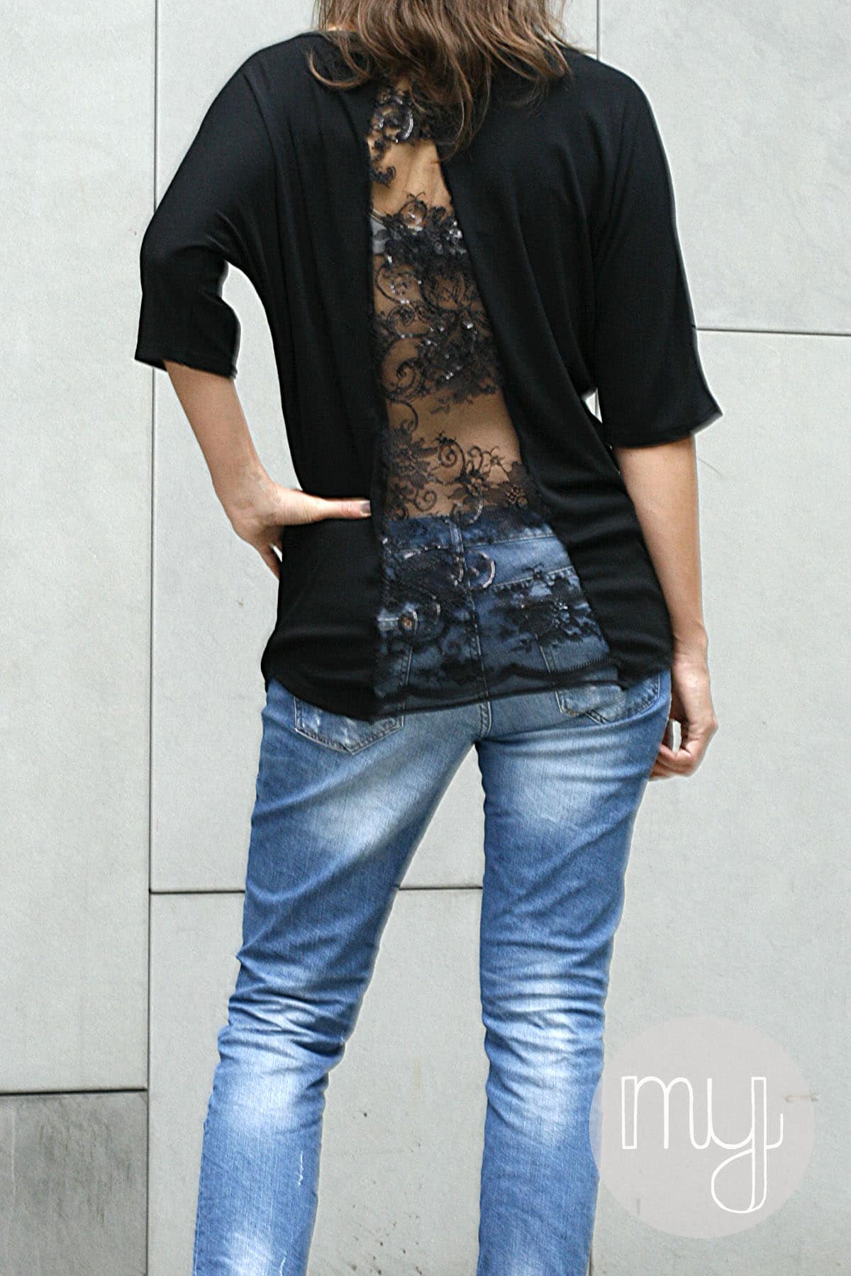 DIY Shirt mit Spitzeneinsatz
