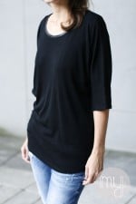 DIY Shirt mit Spitzeneinsatz