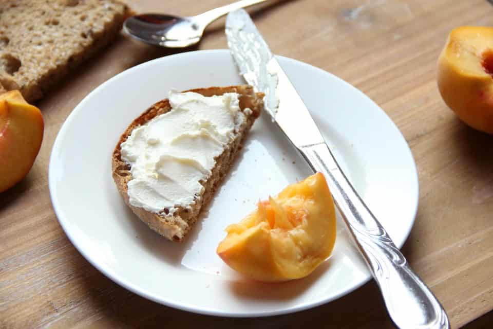 Nektarinen Schmand Frühstück