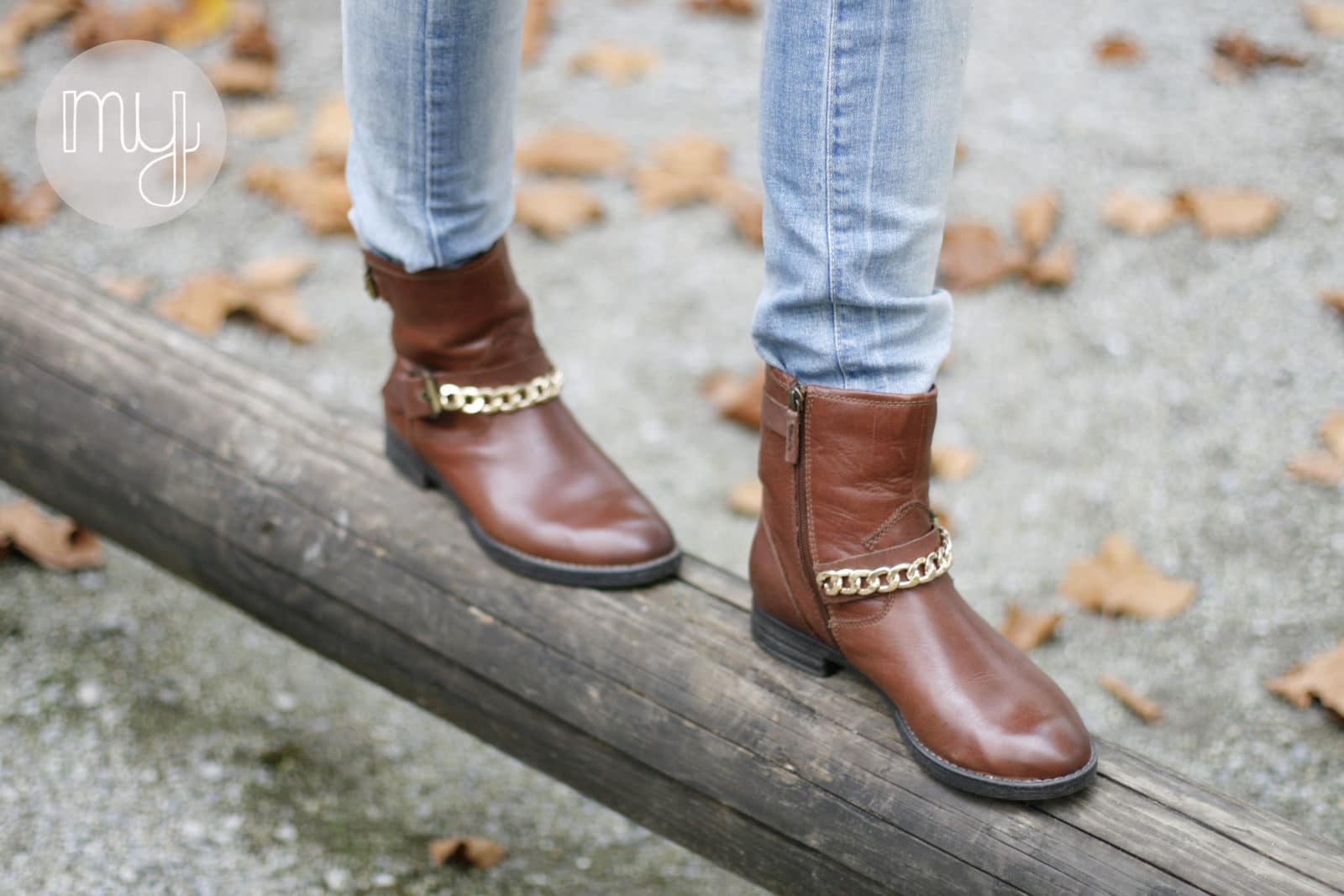 DIY Designer Biker Boots mit Goldkette