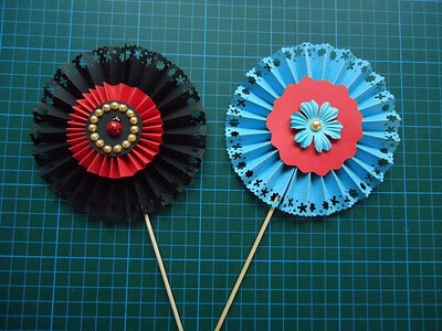 Papierrosetten