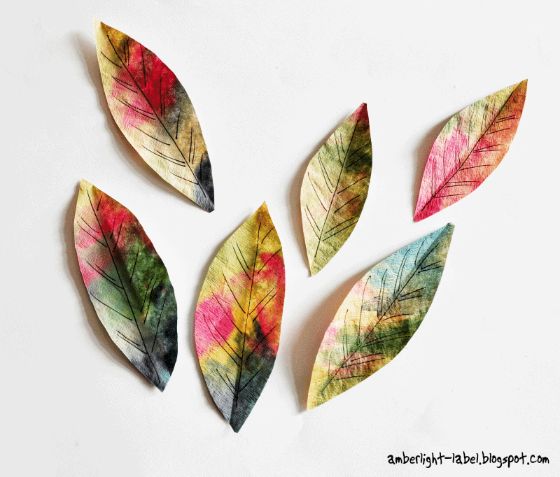 Herbstblätter aus Papier