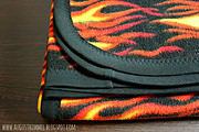 Fleecedecke mit Einfassung aus altem Shirt