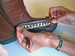 DIY Designer Biker Boots mit Goldkette