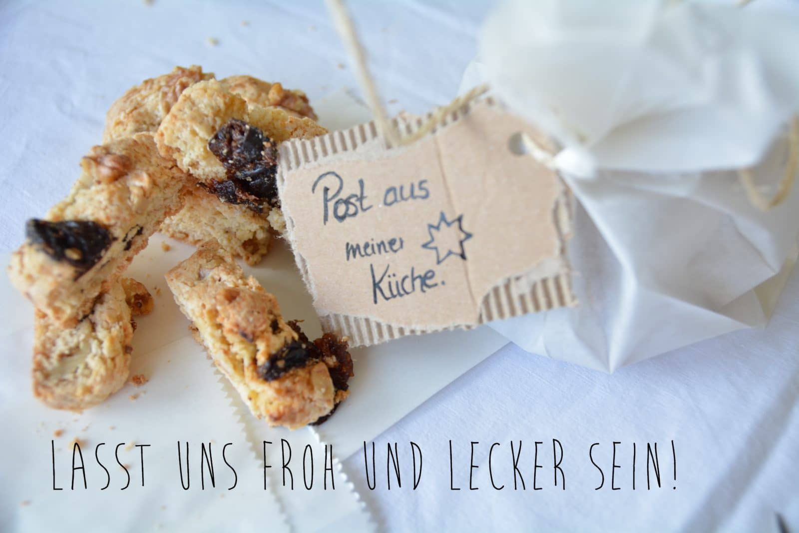 „Post aus meiner Küche“ und Pflaumen-Nuss-Cantuccini