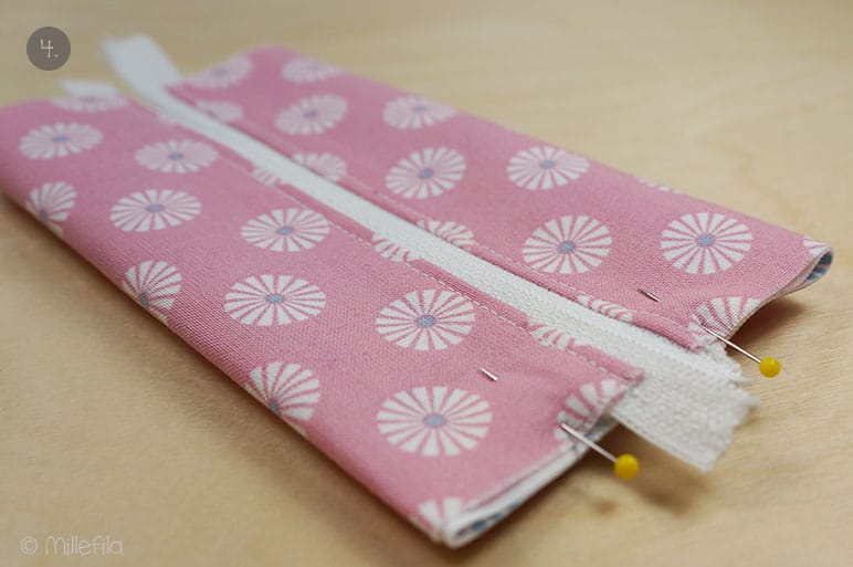 Tatüta (Taschentüchertasche) mit Reißverschluss