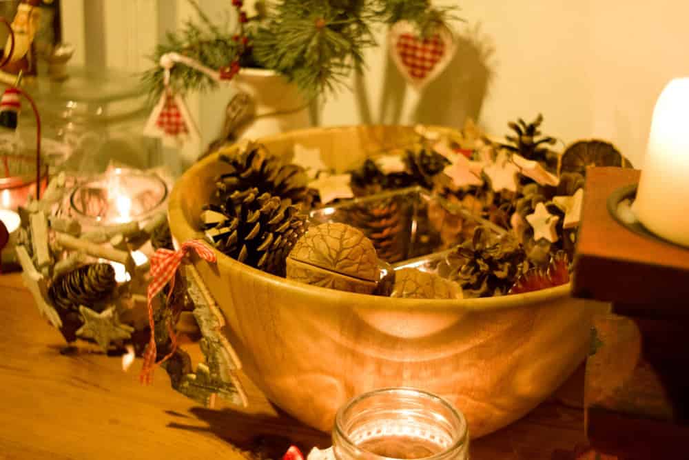 Weihnachtsdekoration mit Naturmaterialien Landhausstil