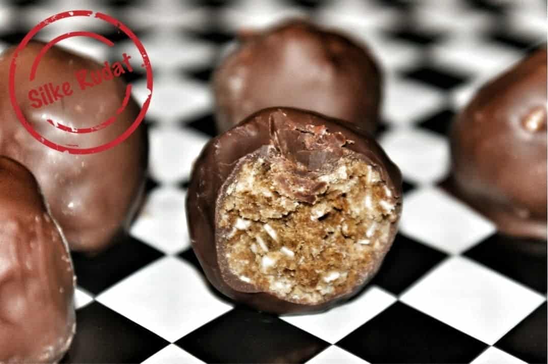 Spekulatius-, Pfeffernuss- und Lebkuchen-Cake Balls