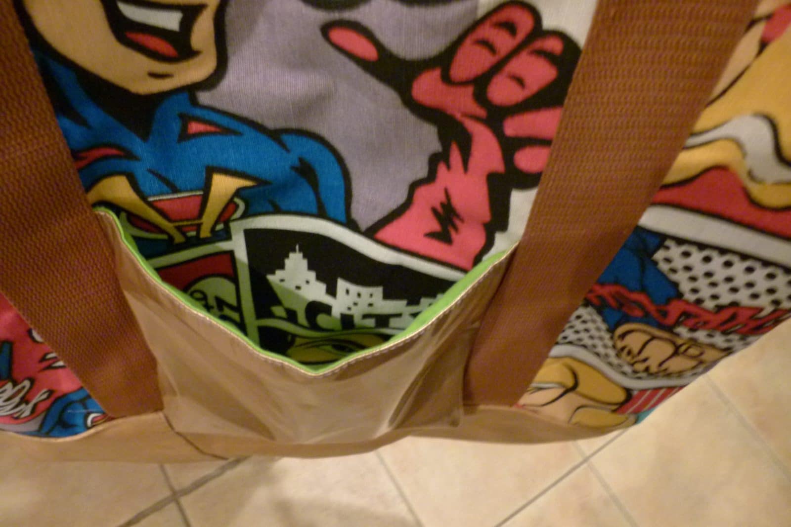 Shopper : Comic meets Lack + Leder
