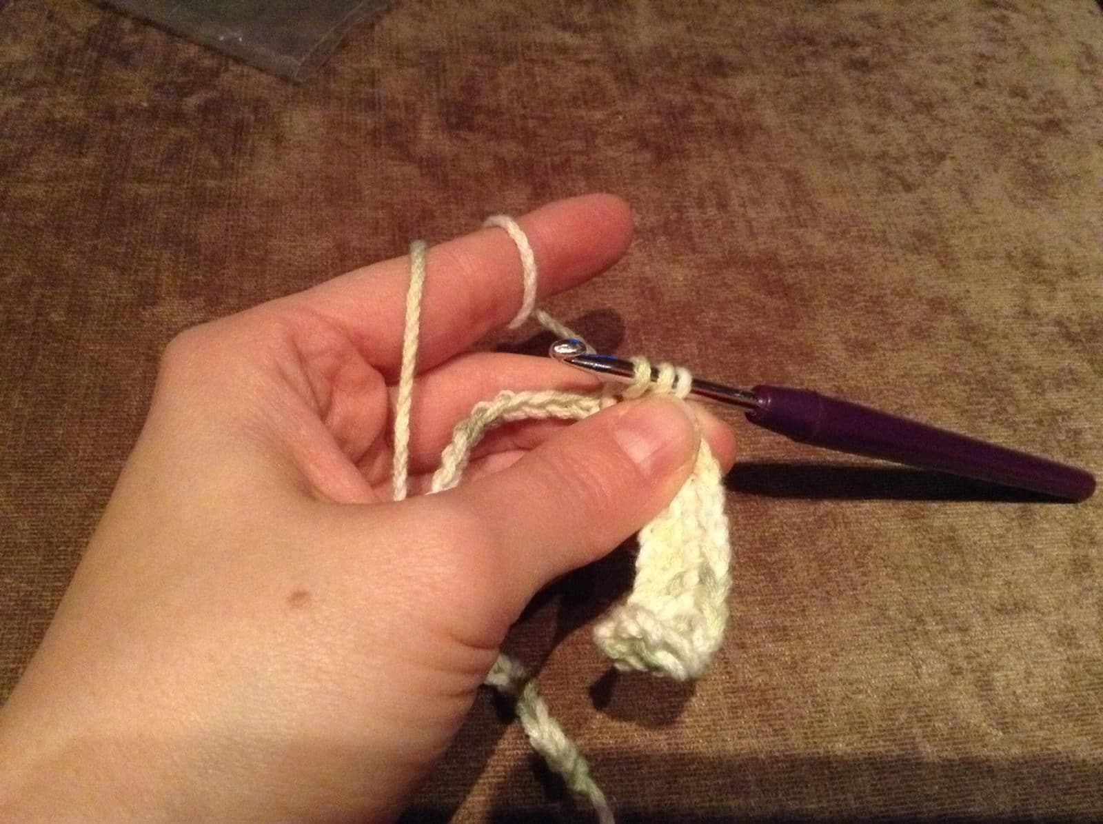 Gehäkelte Pulswärmer / Stulpen