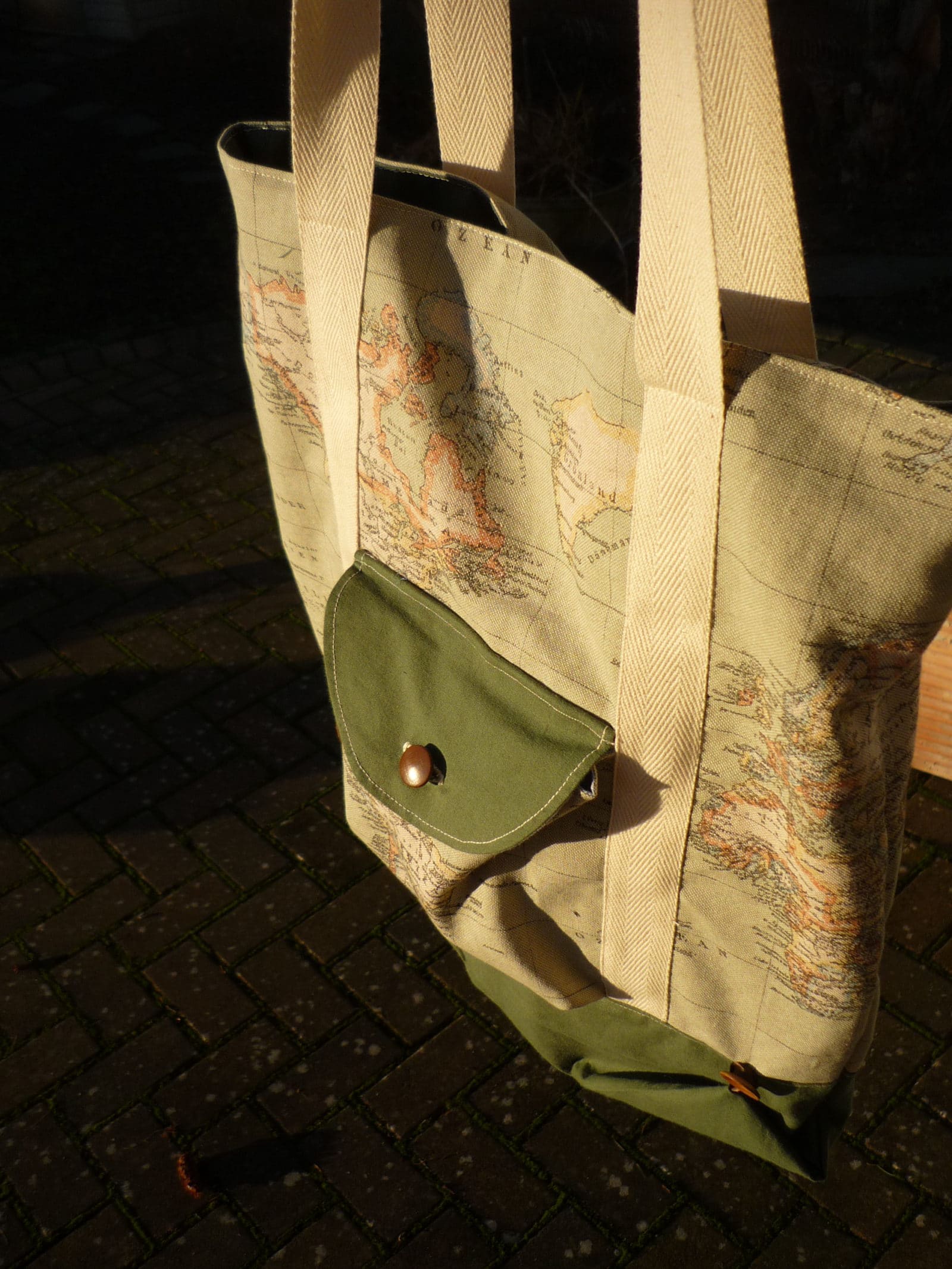 Ganze-Welt-Tasche